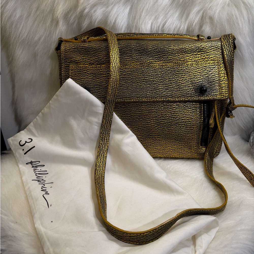 3.1 PHILLIP LIM
Gold/Black Shark Embossed
Leather Medium Pashli Satchel
Bag💛🖤 - Picture 12 of 14